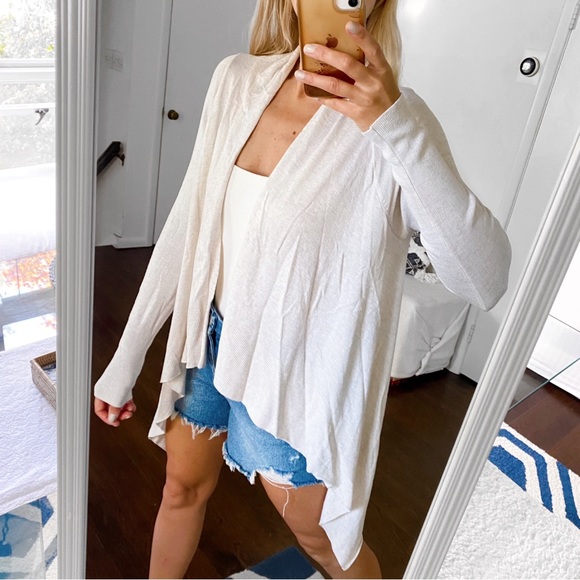 🐚 UP2FASHION OATMEAL IVORY ASYMMETRICAL CARDIGAN SWEATER! - Picture 3 of 10